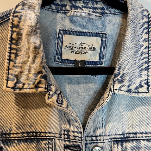 Ashley vintage charm Large Cropped Denim Cropped Jacket - long sleeves! - Picture 3 of 7